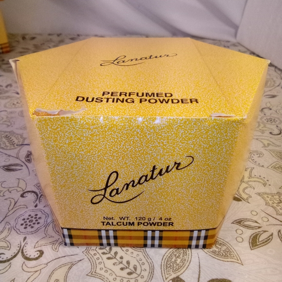 Lanatur Perfumed Talcum Powder - Picture 3 of 7